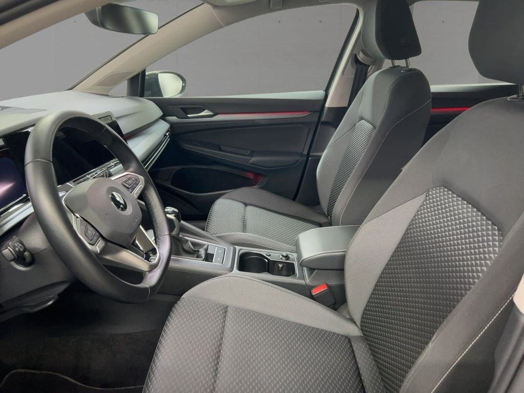 Volkswagen Golf 2023 г. Серый, пробег 45300 км