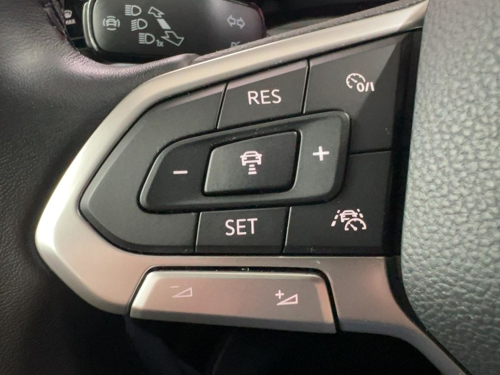 Volkswagen Golf 2023 г. Серый, пробег 45300 км