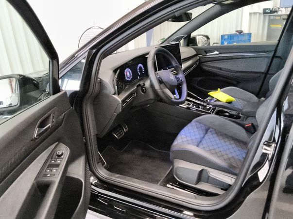 Volkswagen Golf 2025 г. Чёрный, пробег 6250 км