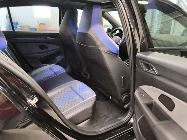 Volkswagen Golf 2025 г. Чёрный, пробег 6250 км