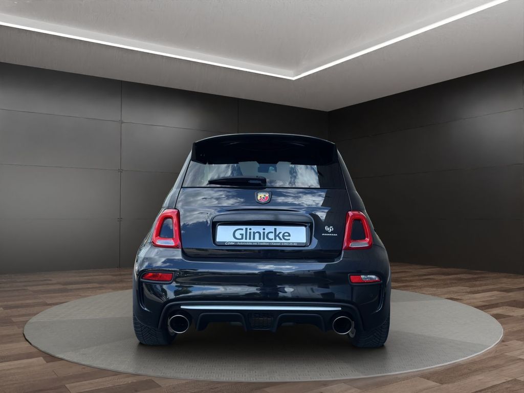 Abarth 695 2022 г. Чёрный, пробег 33546 км