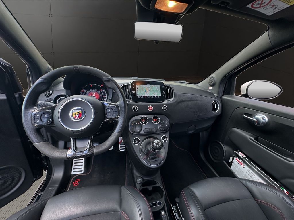 Abarth 695 2022 г. Чёрный, пробег 33546 км