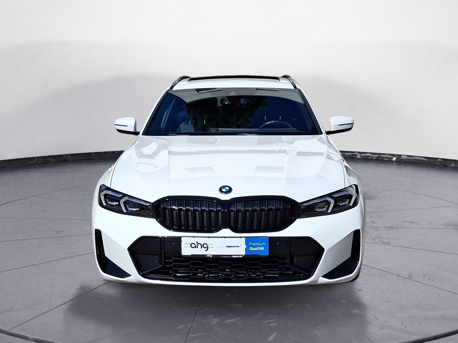 BMW 330 2023 г. Белый, пробег 46751 км