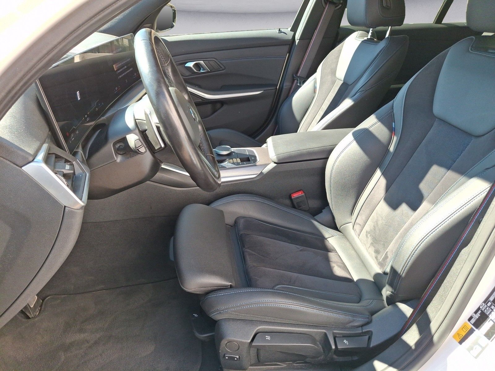 BMW 330 2023 г. Белый, пробег 46751 км