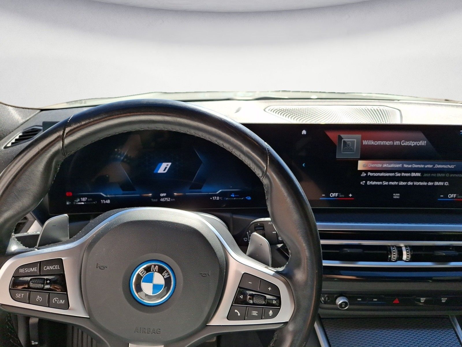 BMW 330 2023 г. Белый, пробег 46751 км