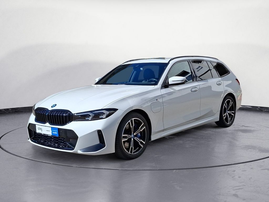 BMW 330 2023 г. Белый, пробег 46751 км