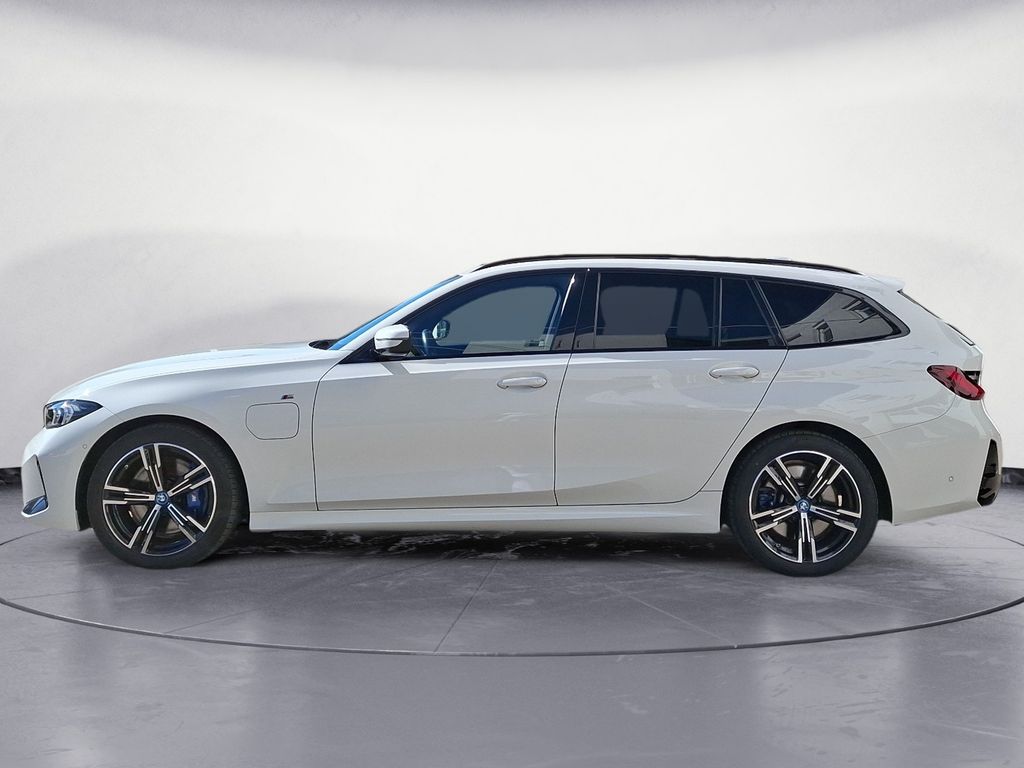 BMW 330 2023 г. Белый, пробег 46751 км