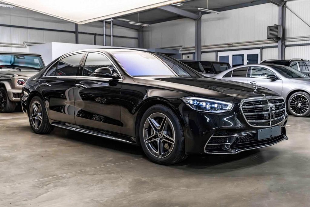 Mercedes-Benz S 580 2026 г. Чёрный, пробег 28500 км