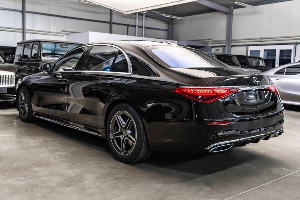 Mercedes-Benz S 580 2026 г. Чёрный, пробег 28500 км