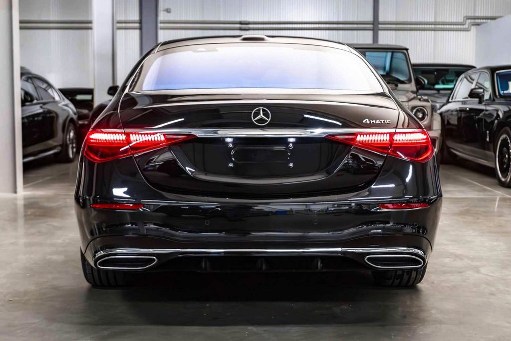 Mercedes-Benz S 580 2026 г. Чёрный, пробег 28500 км