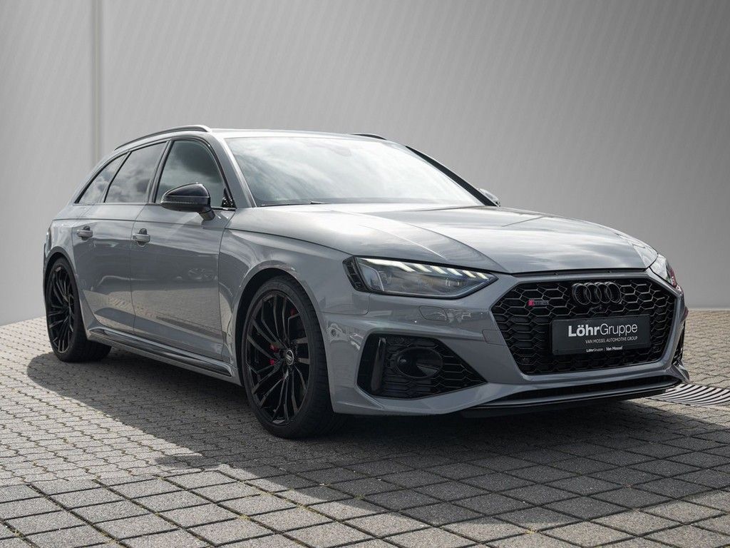 Audi RS4 2023 г. Серый, пробег 57536 км