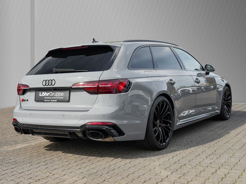 Audi RS4 2023 г. Серый, пробег 57536 км