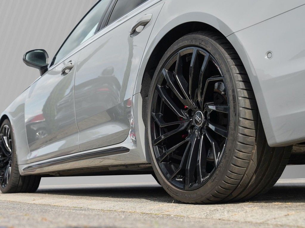Audi RS4 2023 г. Серый, пробег 57536 км