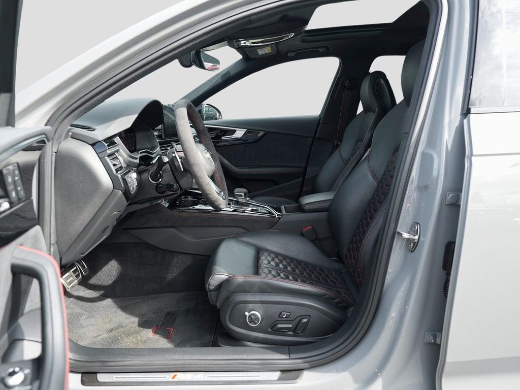 Audi RS4 2023 г. Серый, пробег 57536 км