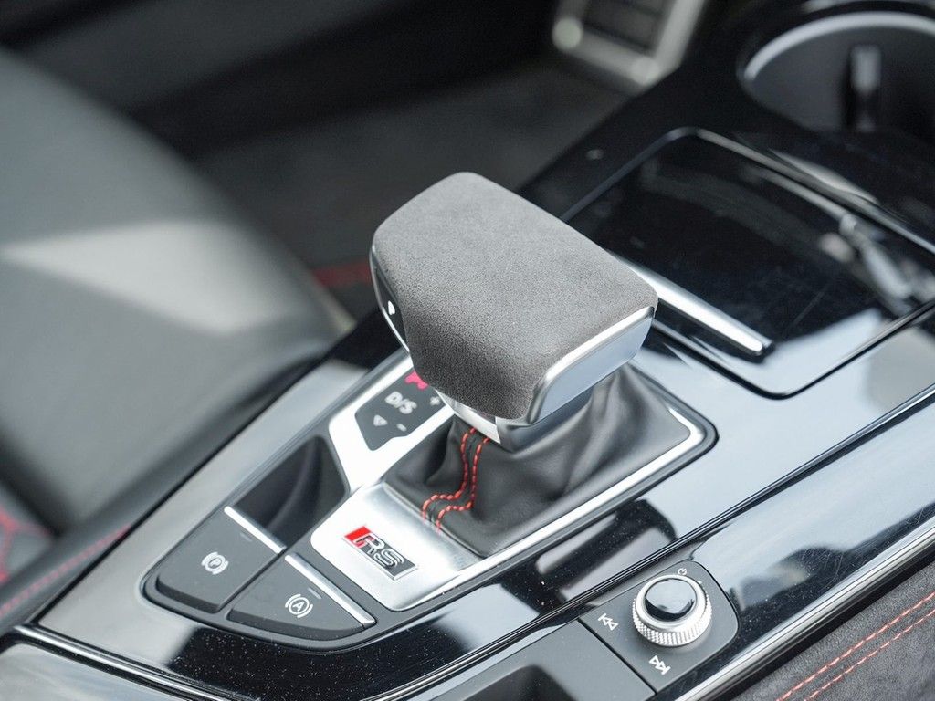 Audi RS4 2023 г. Серый, пробег 57536 км