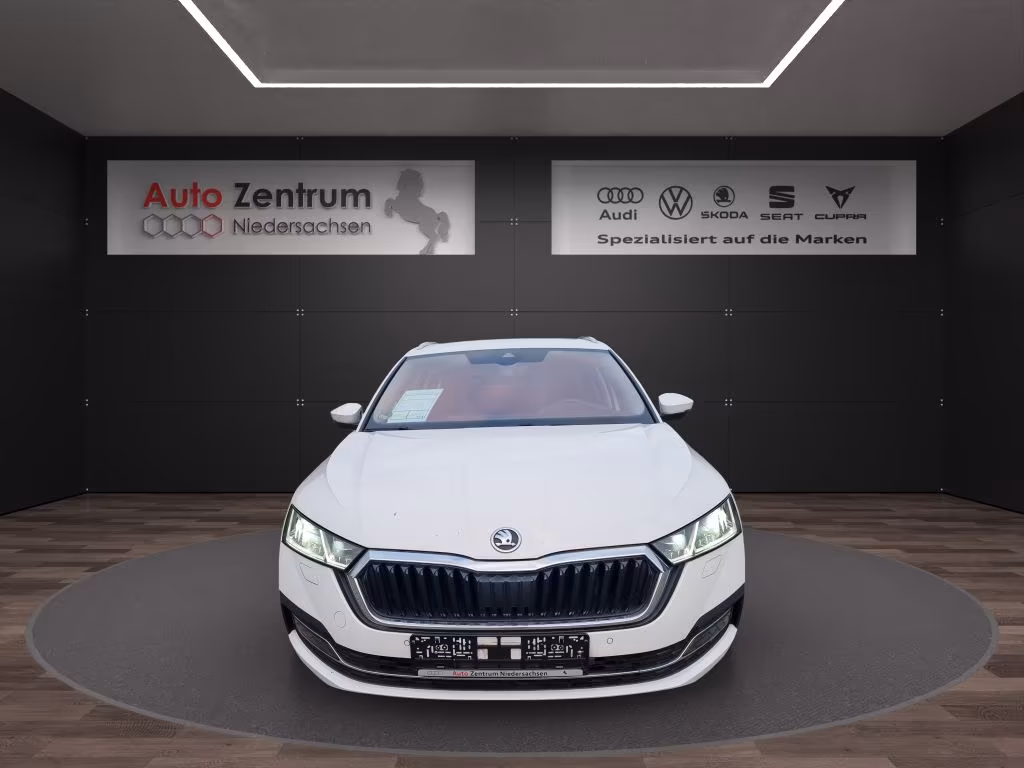 Skoda Octavia 2021 г. Белый, пробег 59668 км