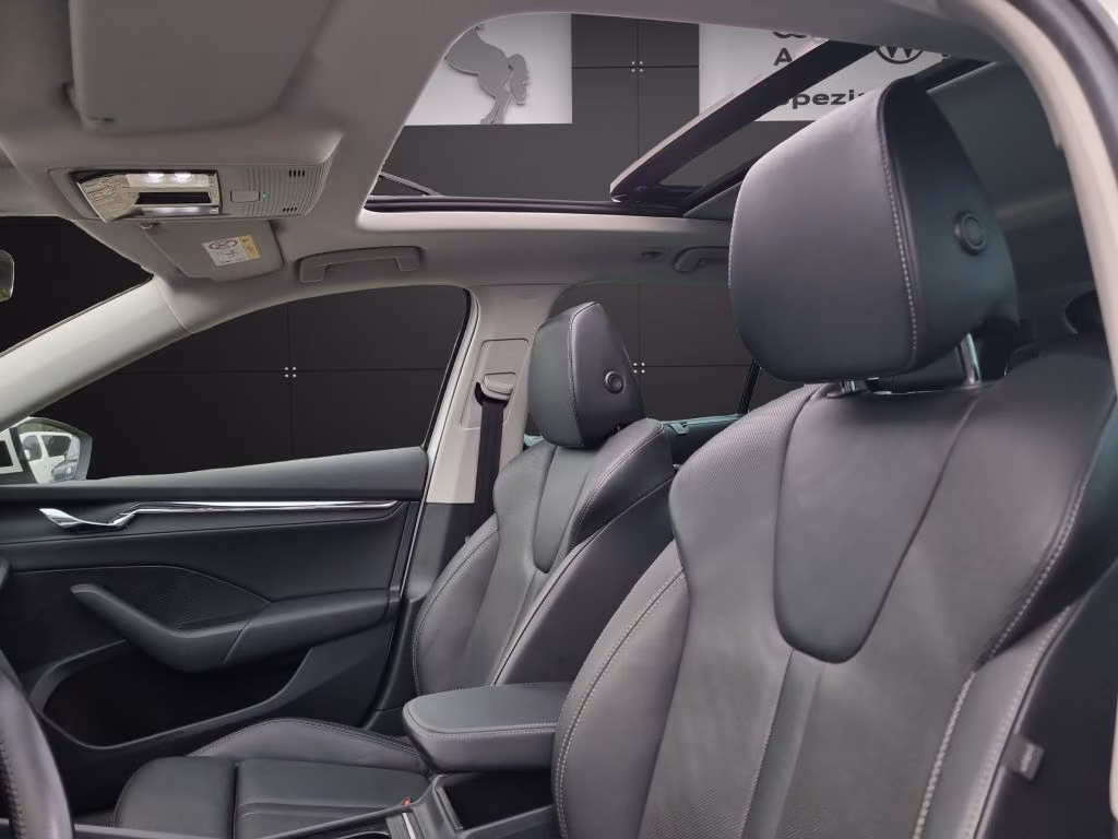Skoda Octavia 2021 г. Белый, пробег 59668 км