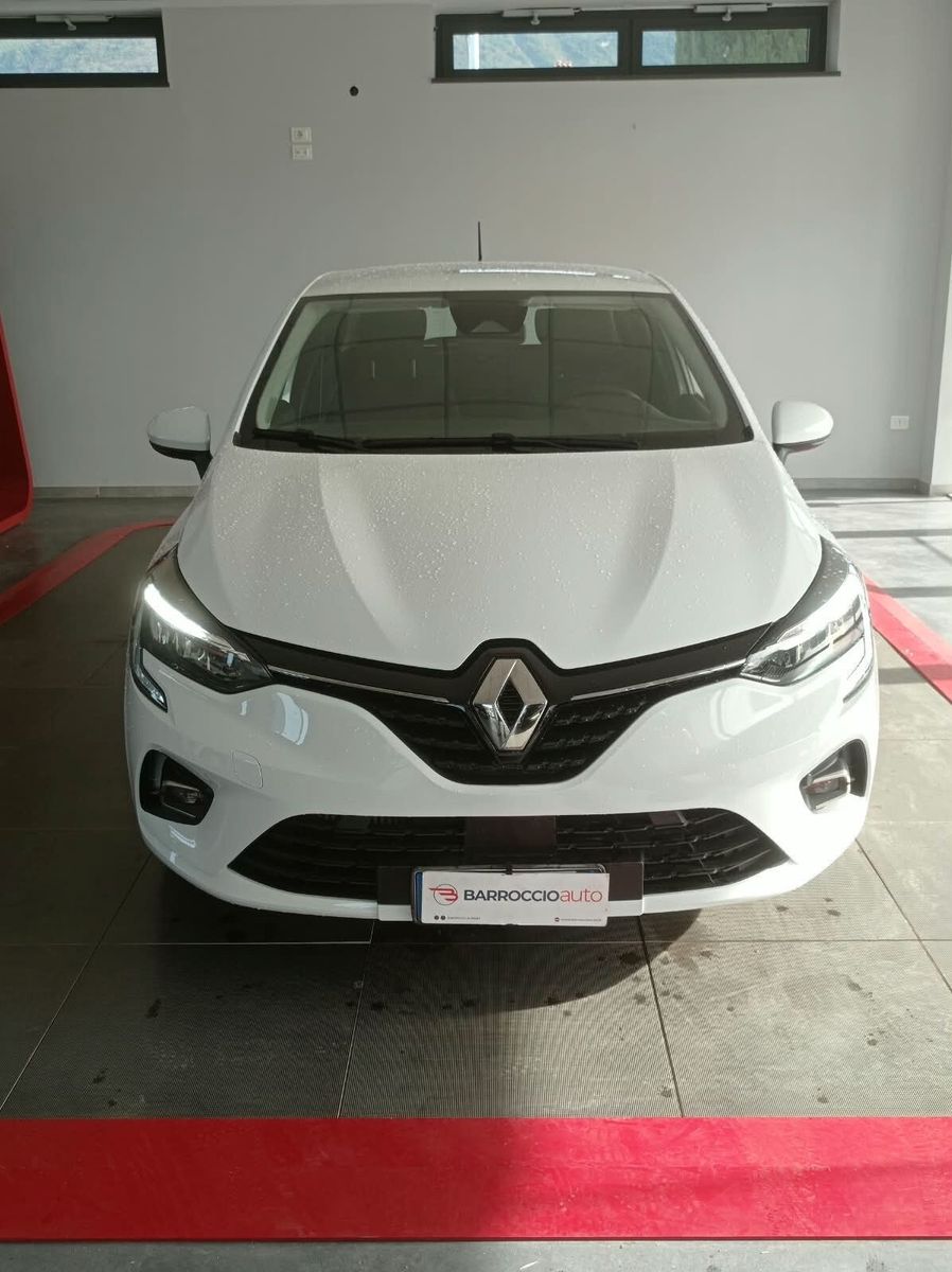 Renault Clio 2021 г. Белый, пробег 35000 км