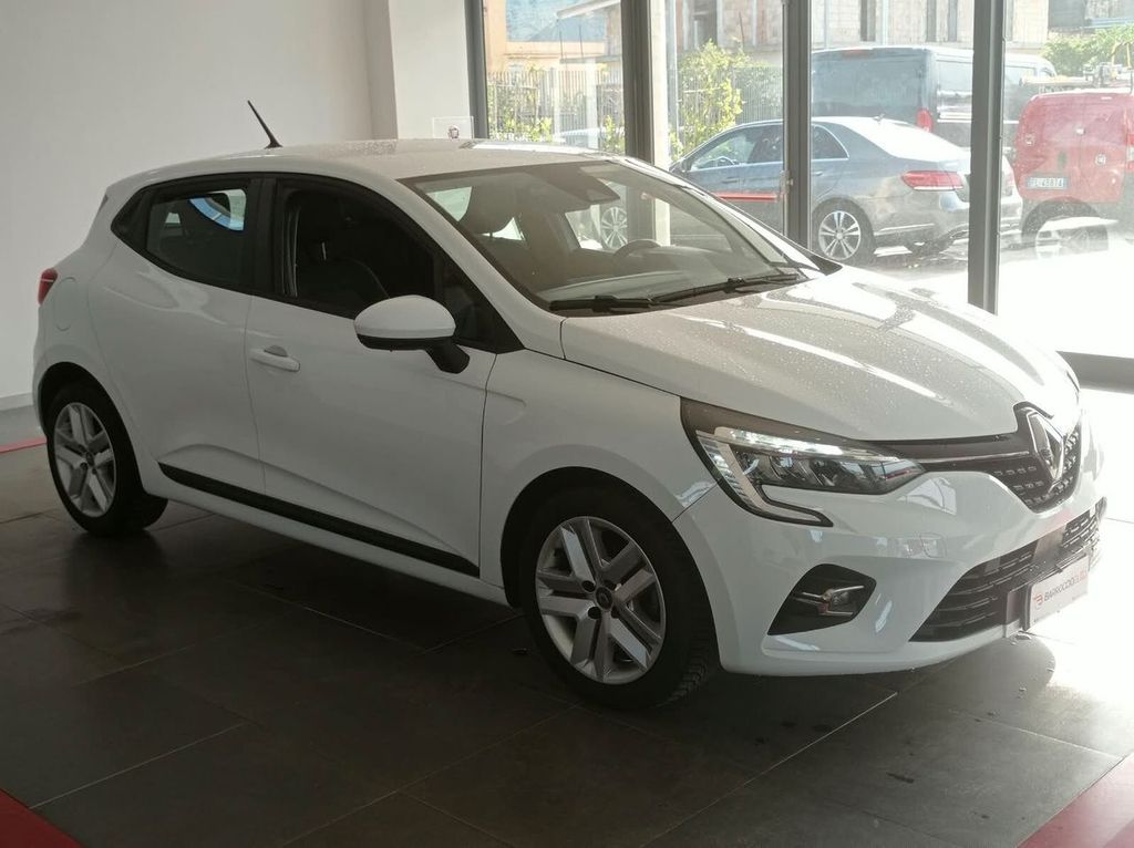 Renault Clio 2021 г. Белый, пробег 35000 км