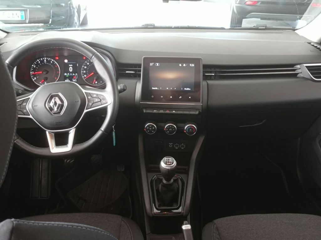 Renault Clio 2021 г. Белый, пробег 35000 км
