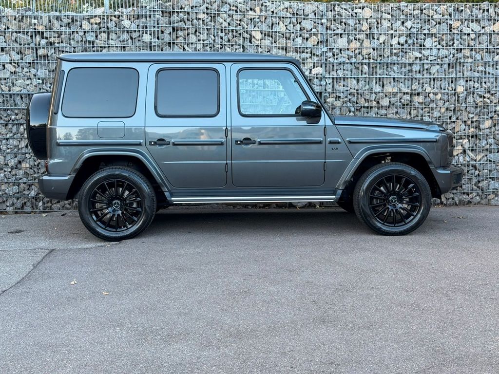 Mercedes-Benz G 500 2023 г. Серый, пробег 24175 км