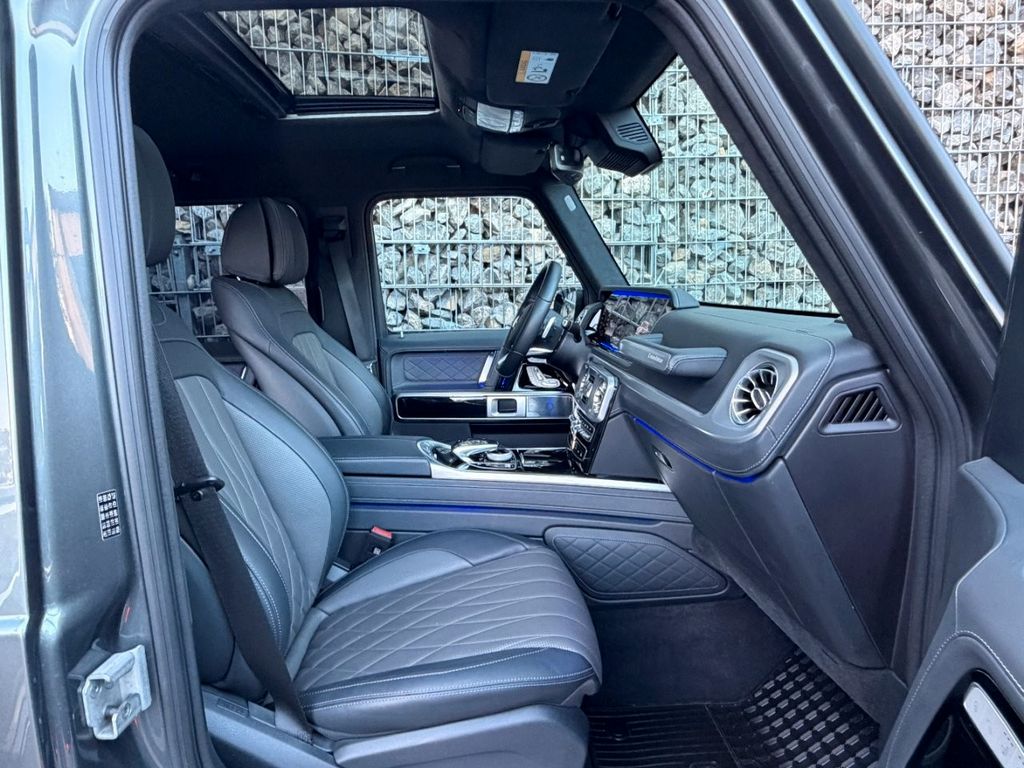 Mercedes-Benz G 500 2023 г. Серый, пробег 24175 км
