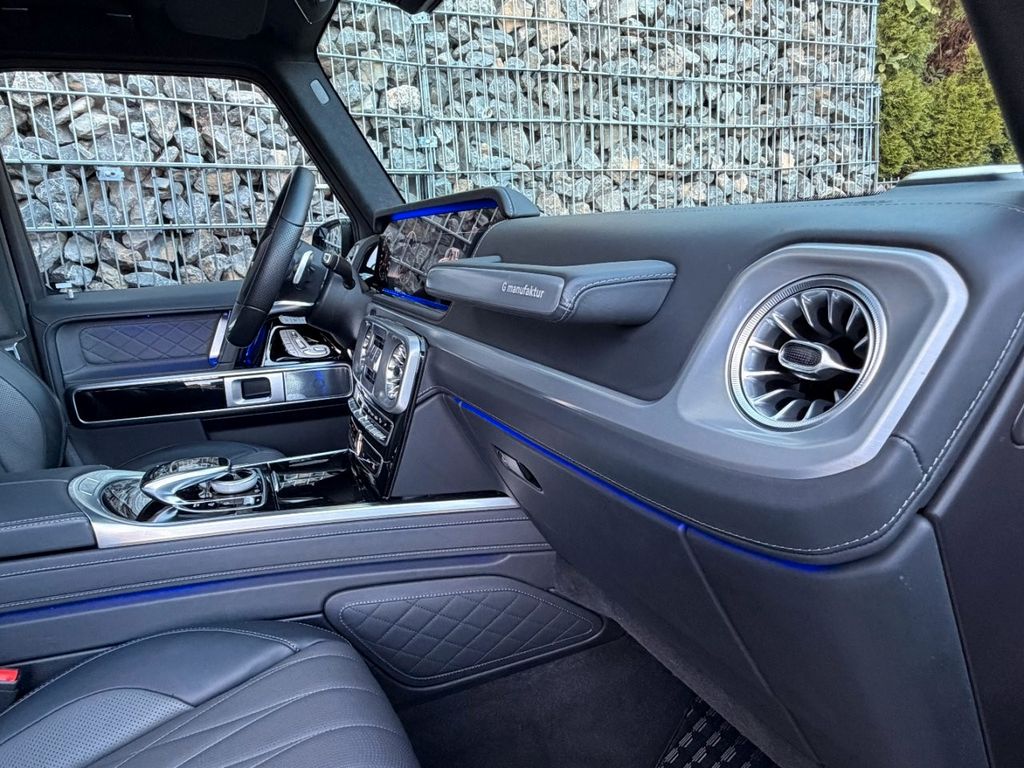 Mercedes-Benz G 500 2023 г. Серый, пробег 24175 км