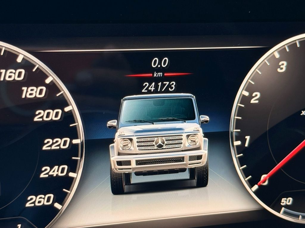 Mercedes-Benz G 500 2023 г. Серый, пробег 24175 км