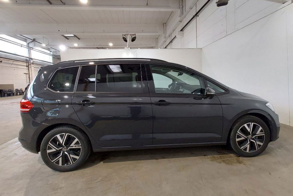 Volkswagen Touran 2025 г. Серый, пробег 26343 км