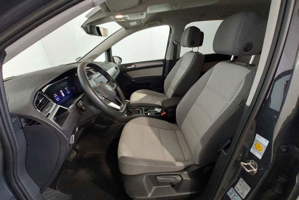 Volkswagen Touran 2025 г. Серый, пробег 26343 км