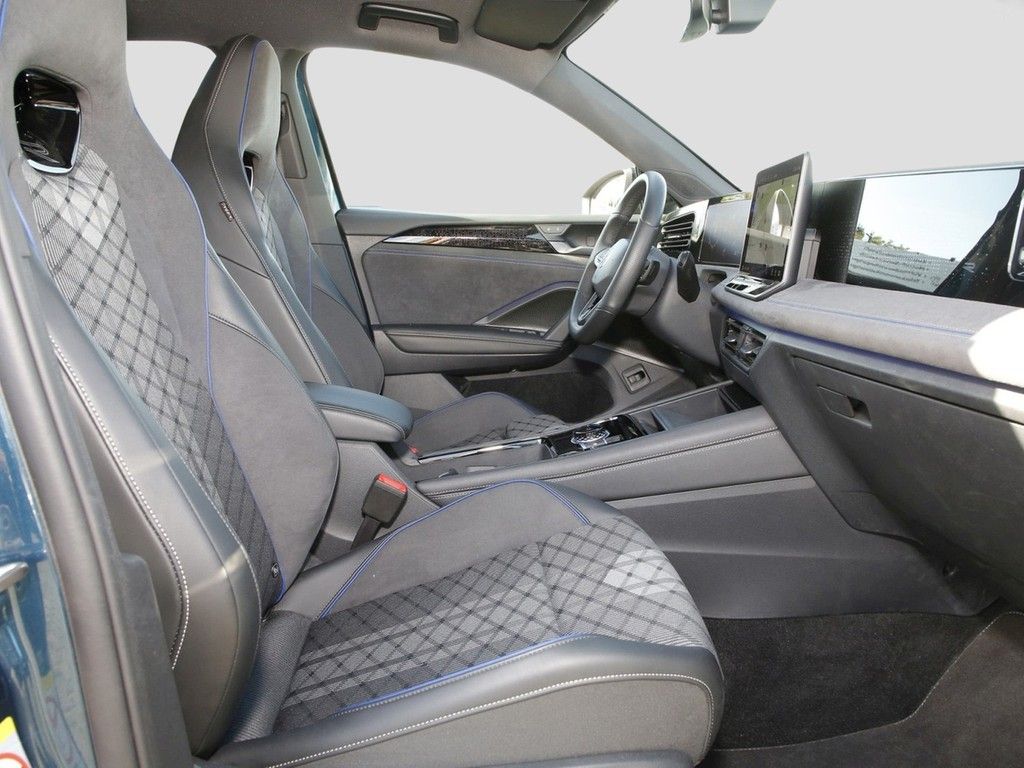 Volkswagen Tiguan 2026 г. Синий, пробег 13220 км