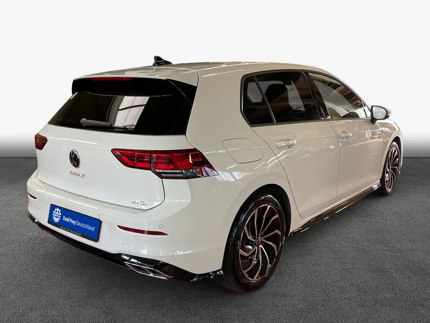 Volkswagen Golf 2023 г. Белый, пробег 30753 км