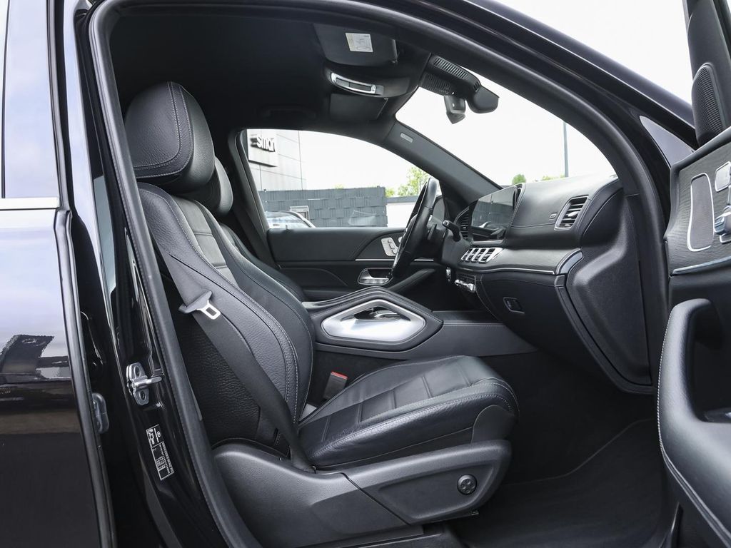 Mercedes-Benz GLE 300 2024 г. Чёрный, пробег 21669 км