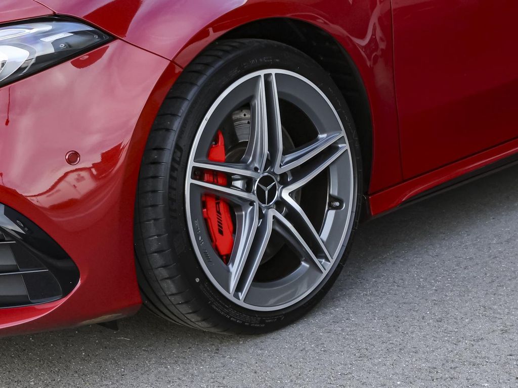 Mercedes-Benz A 45 AMG 2023 г. Красный, пробег 35164 км