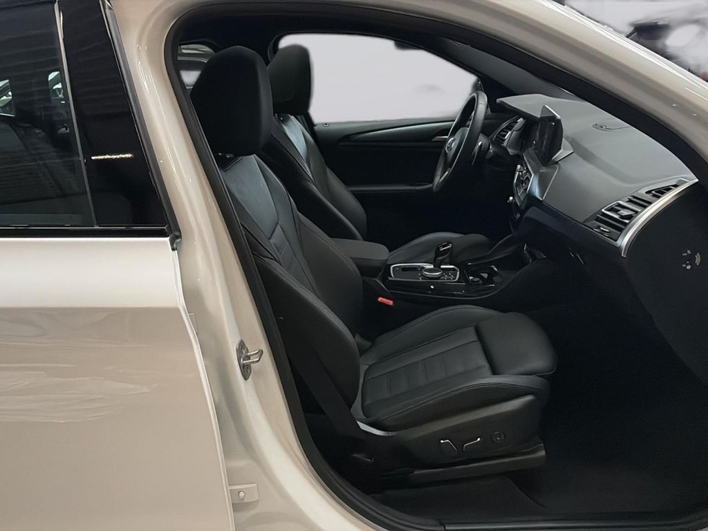 BMW X4 2024 г. Белый, пробег 42000 км