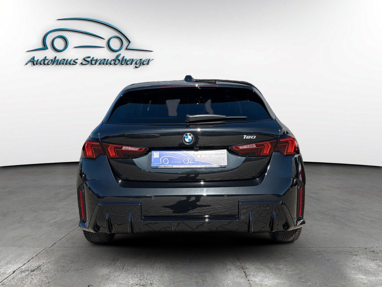 BMW 120 2025 г. Чёрный, пробег 45000 км