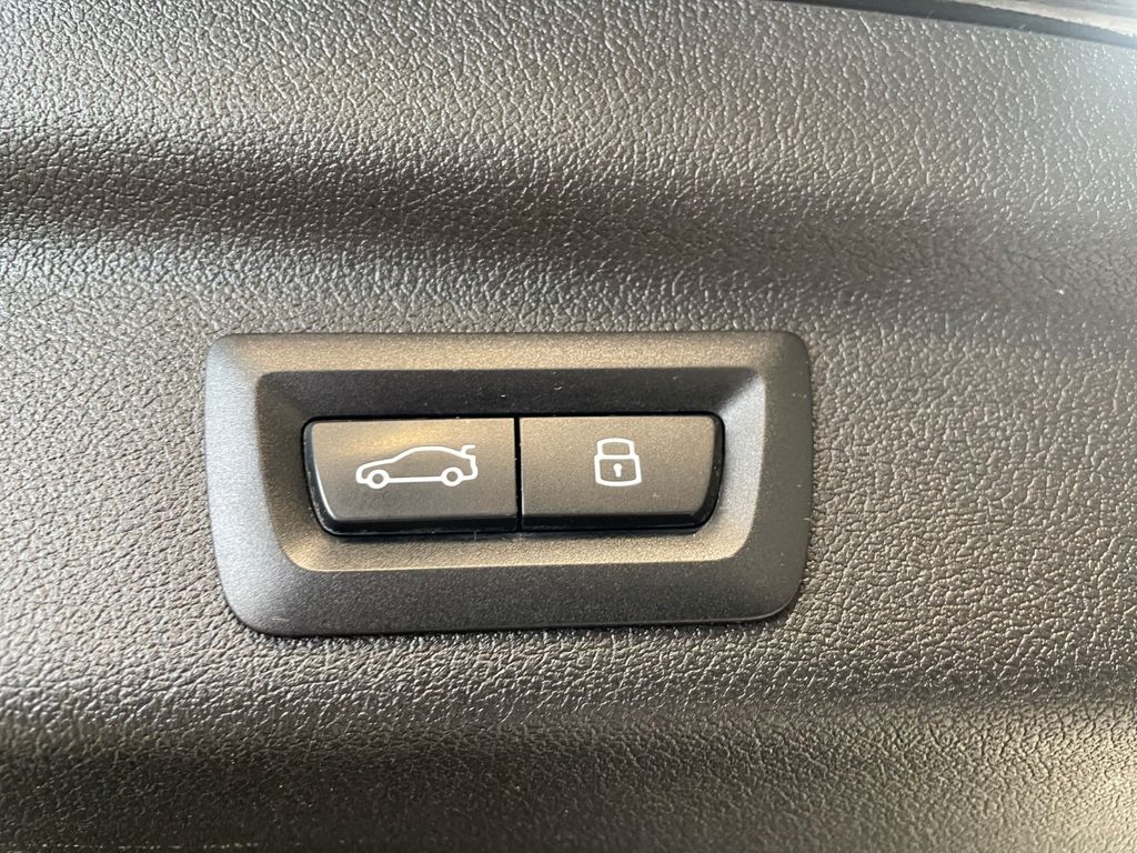 BMW 218 2024 г. Чёрный, пробег 43000 км