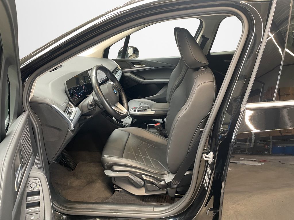BMW 218 2024 г. Чёрный, пробег 43000 км