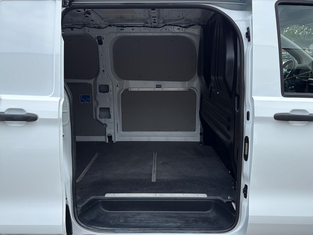 Volkswagen T7 TRANSPORTER 2025 г. Белый, пробег 33000 км