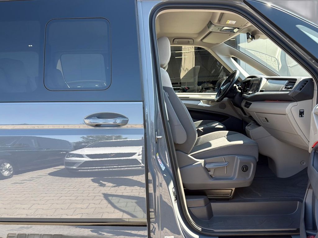 Volkswagen T7 MULTIVAN 2024 г. Серый, пробег 56700 км