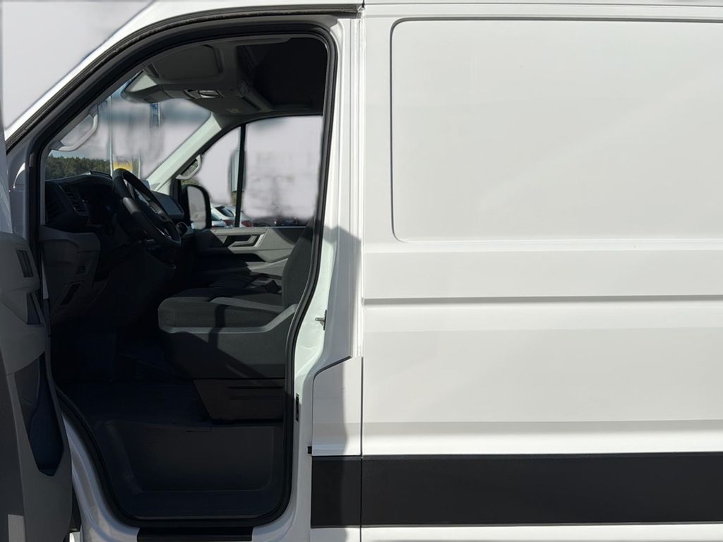 Volkswagen CRAFTER 2025 г. Белый, пробег 37800 км