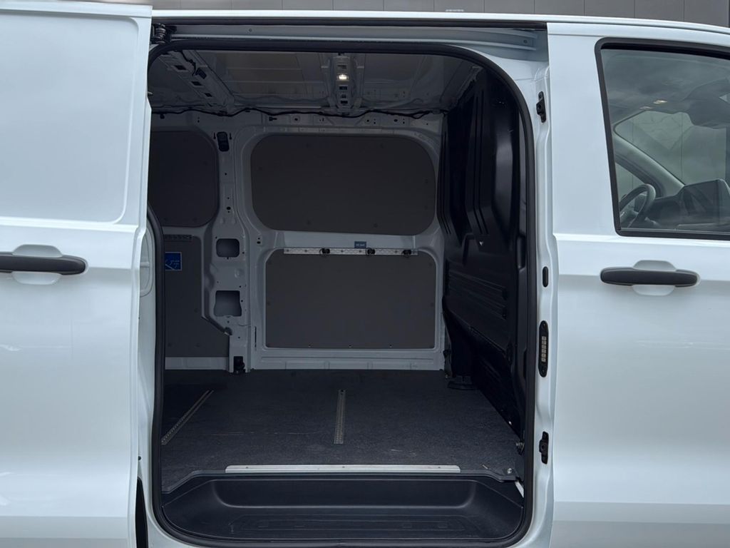 Volkswagen T7 TRANSPORTER 2025 г. Белый, пробег 43900 км
