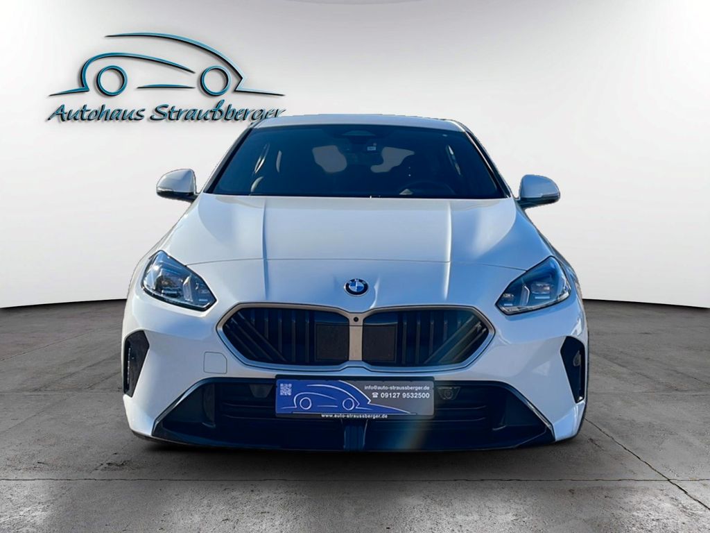 BMW 120 2025 г. Белый, пробег 39700 км
