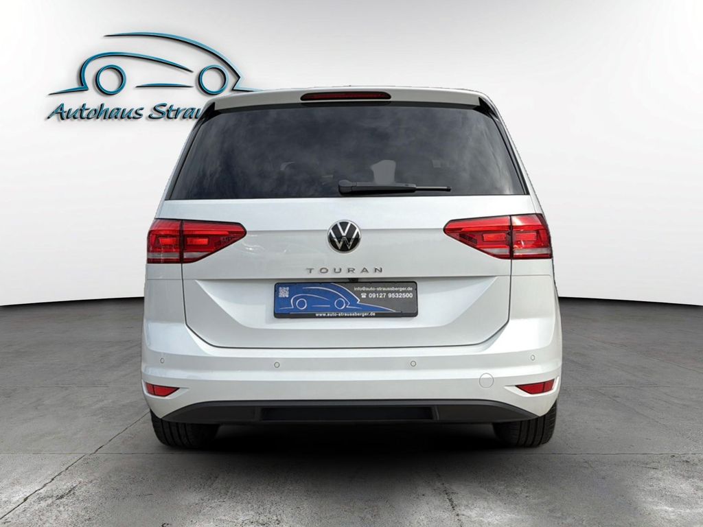 Volkswagen Touran 2025 г. Белый, пробег 46200 км