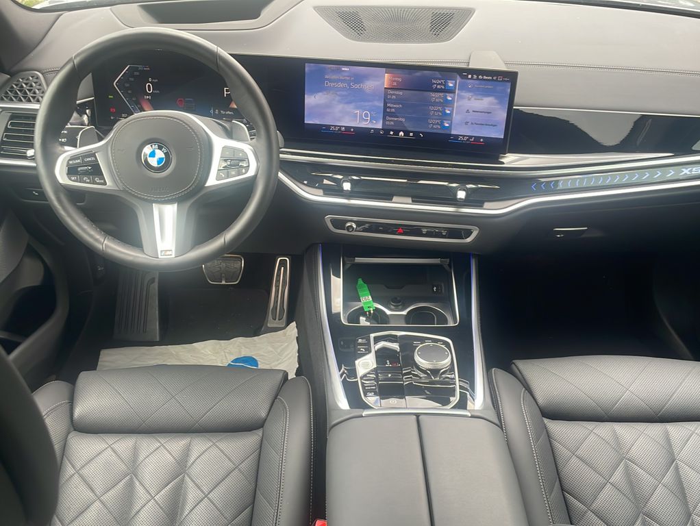 BMW X5 2025 г. Серый, пробег 29200 км