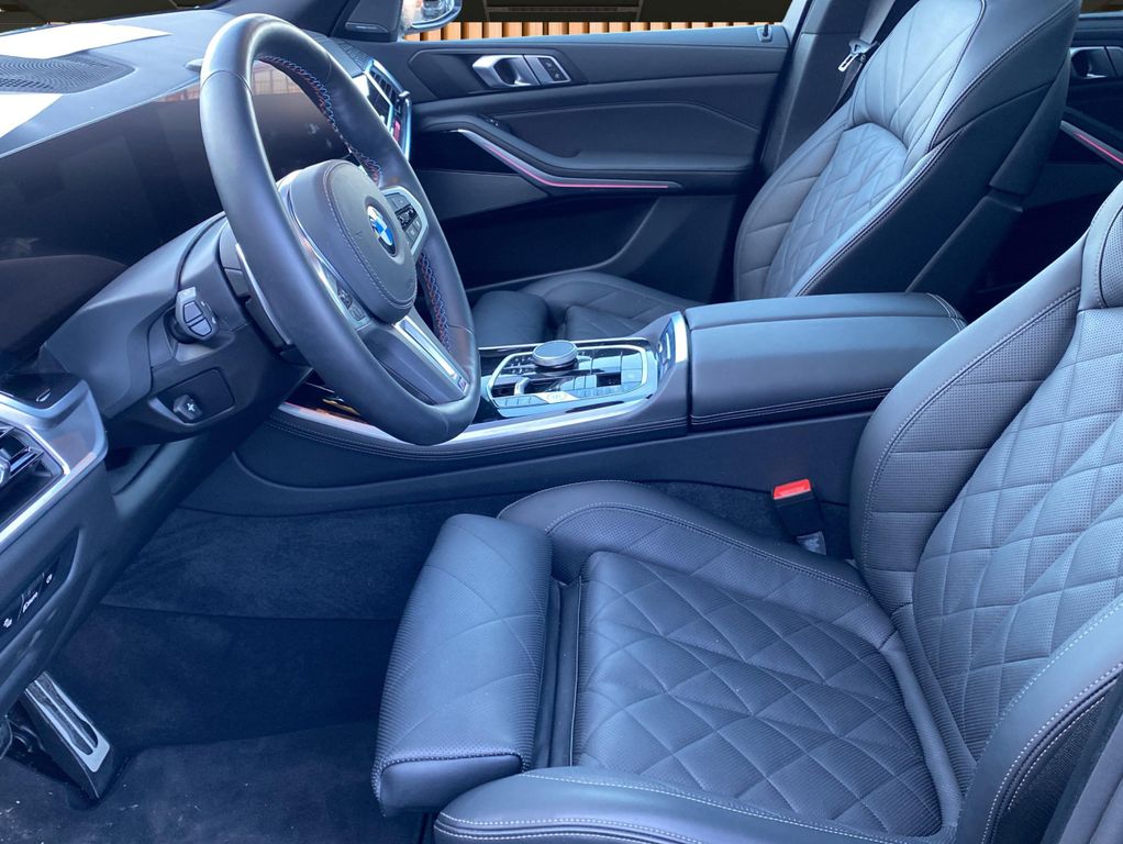 BMW X5 M60 2025 г. Серый, пробег 28900 км