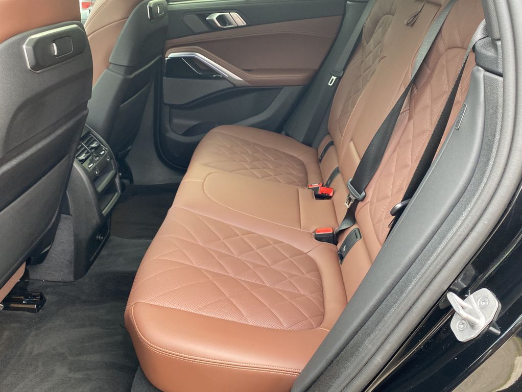 BMW X6 2024 г. Чёрный, пробег 25200 км