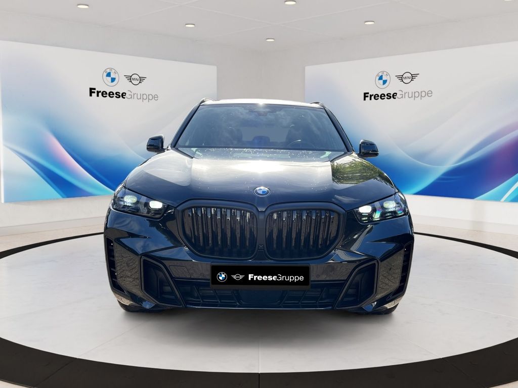 BMW X5 2025 г. Чёрный, пробег 21238 км