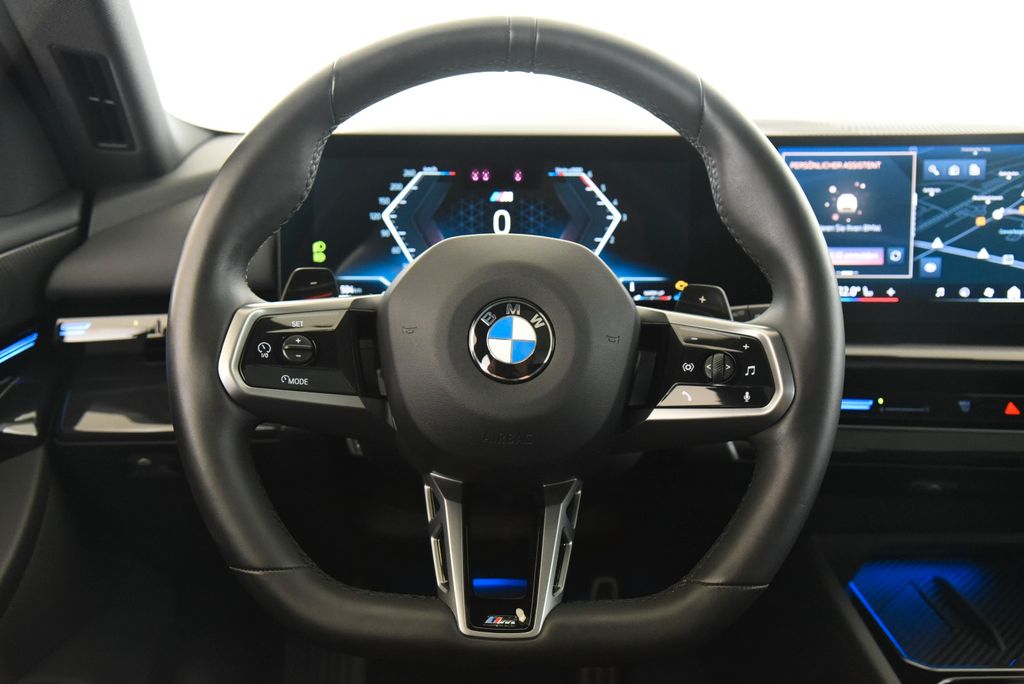 BMW 540 2025 г. Серый, пробег 18500 км