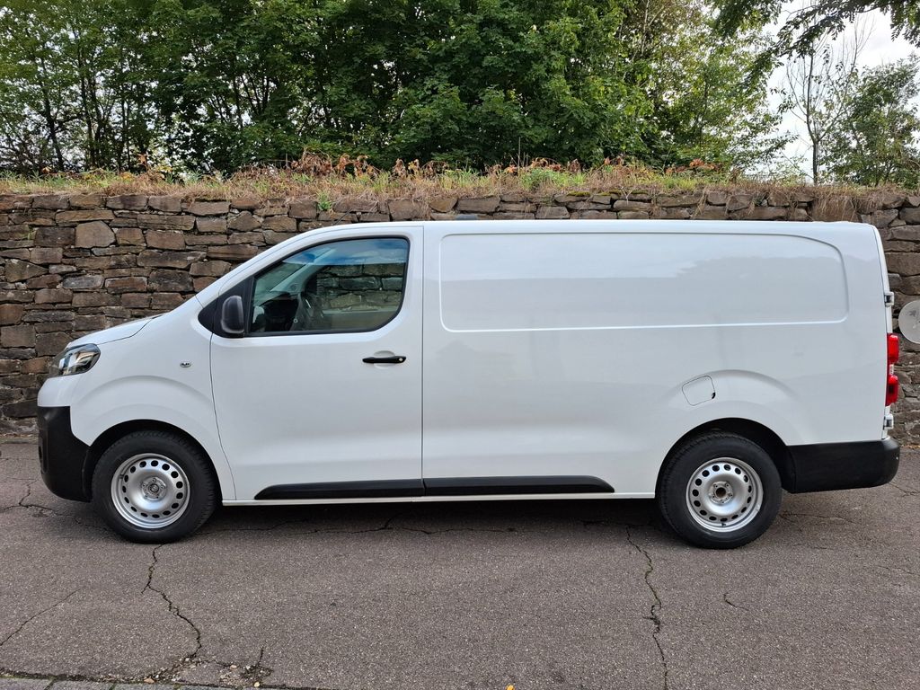 Opel Vivaro 2021 г. Белый, пробег 53000 км